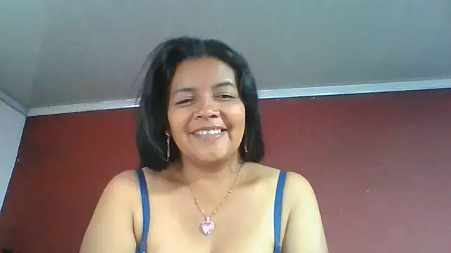 DianaOchoa_ Adlı Modelin Canlı XXX Sohbeti