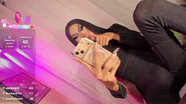 Show modela limitlessgoddes_mistress na web-kameri