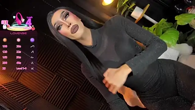 Pokazy przed kamerką – limitlessgoddes_mistress