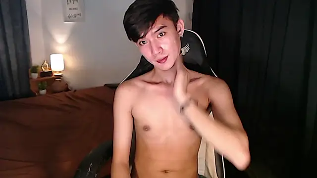 Show modela asian_dai na web-kameri