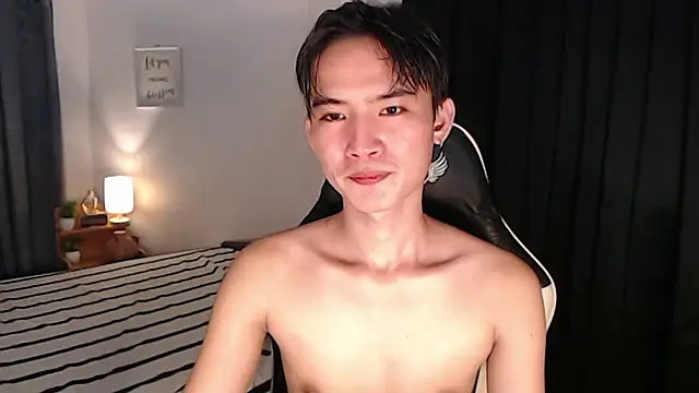 הופעת וובקאם של asian_dai