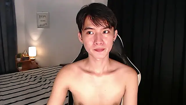 asian_dai Show in webcam
