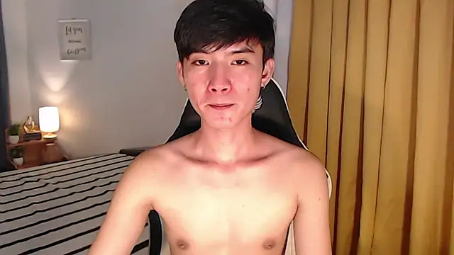 asian_dai: διαδικτυακό σόου στην κάμερα