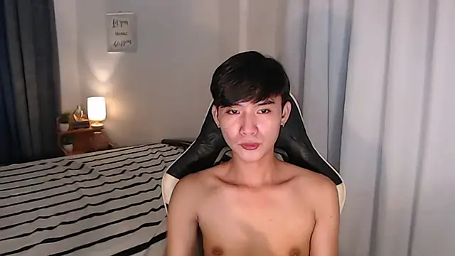 הופעת וובקאם של asian_dai