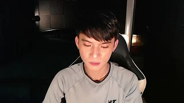 asian_dai Pertunjukan Webcam