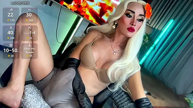 Midnight_Cravingsts Show in webcam