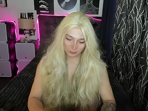 Alita_Watsonsn Webbikameraesitys