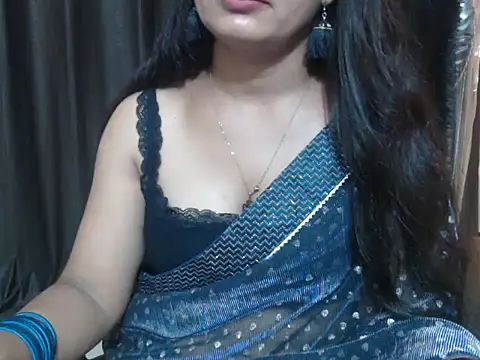 Kudi_Kiyara's Live XXX Chat