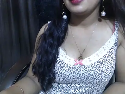 Kudi_Kiyara Chat XXX in diretta