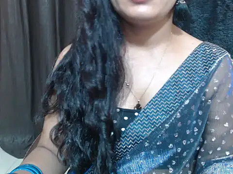 Kudi_Kiyara লাইভ XXX চ্যাট