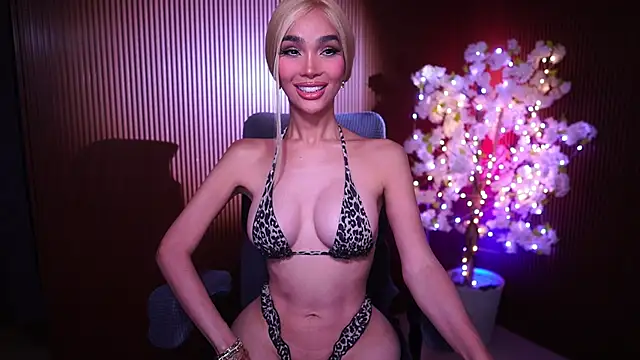 Webkamerová show xxforyoureyesonlyxx