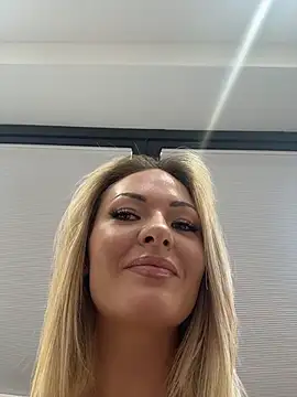 Czat XXX na żywo – House_0f_Her-666