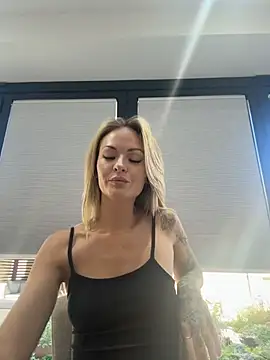 House_0f_Her-666 Live XXX-Chat
