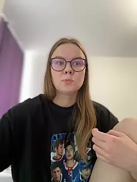 XXX chat uživo modela _CherryBloom_