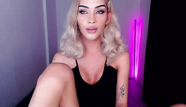 Alicegreenexx: διαδικτυακό σόου στην κάμερα