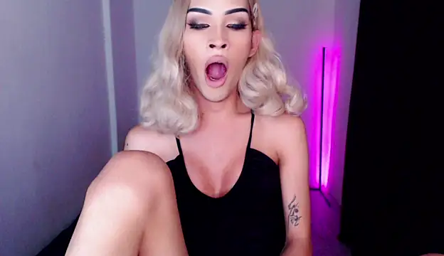 Alicegreenexx Adlı Modelin Web Kamerası Şovu