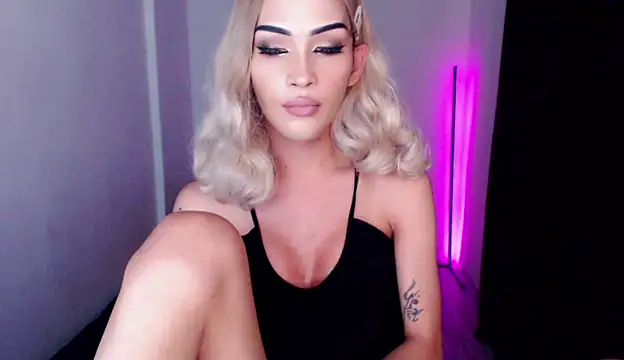 Alicegreenexx's Webcam Show