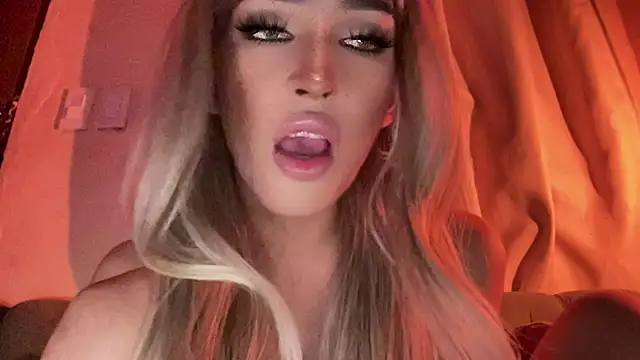 Alicegreenexx webkamerás műsora