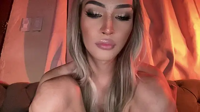Alicegreenexx webcam show