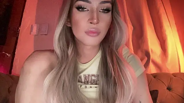 Alicegreenexx's Webcam Show