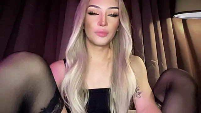 Alicegreenexx Show in webcam
