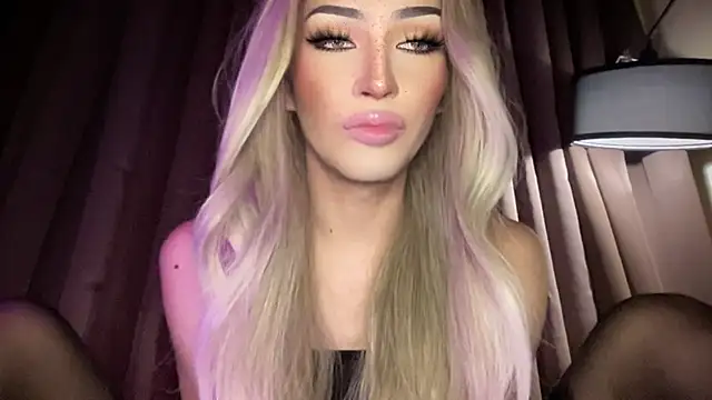 Alicegreenexx's Webcam Show