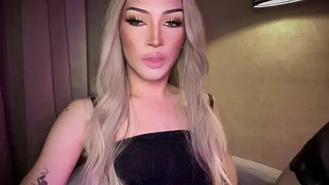 Alicegreenexx's Webcam Show