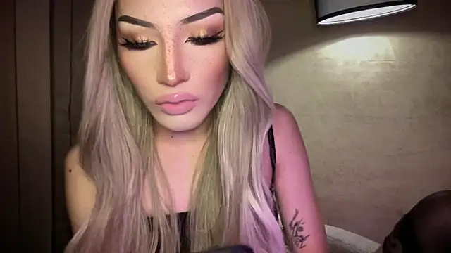 Alicegreenexx's Webcam Show