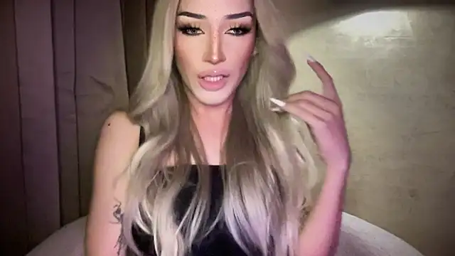 Alicegreenexx's Webcam Show