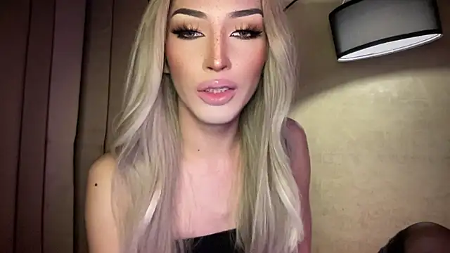 Alicegreenexx's Webcam Show