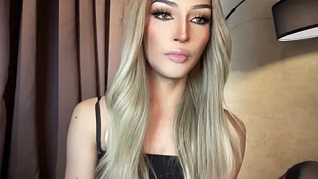 Alicegreenexx Show in webcam