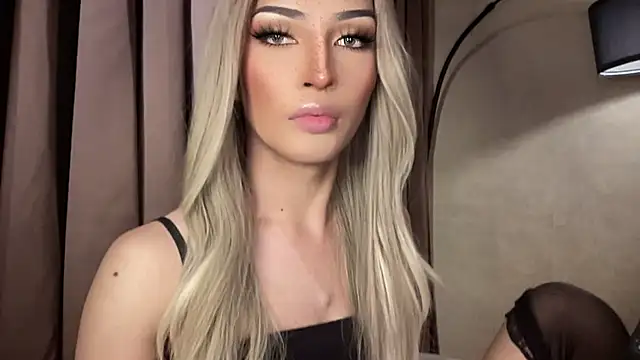 Alicegreenexx's Webcam Show
