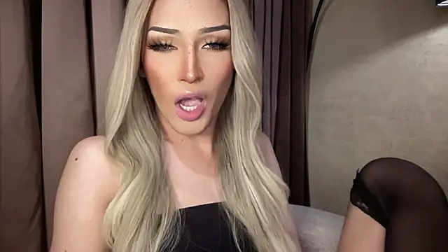 Alicegreenexx Show in webcam