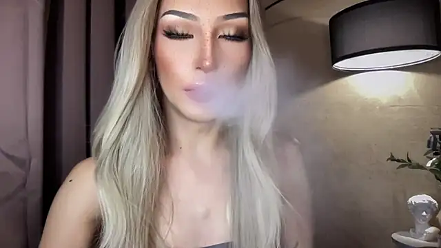 Alicegreenexx Show in webcam