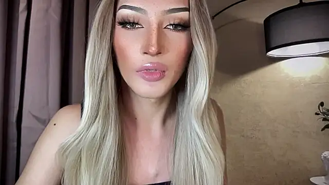 Show modela Alicegreenexx na web-kameri