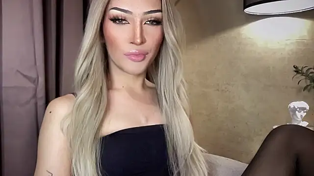 Show modela Alicegreenexx na web-kameri