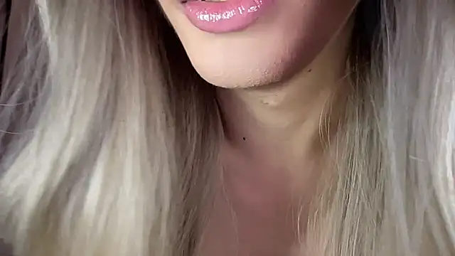 Alicegreenexx webcam show