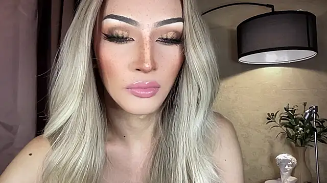 Alicegreenexx's Webcam Show