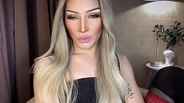 Show modela Alicegreenexx na web-kameri