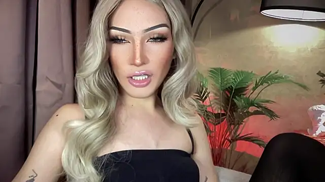 Alicegreenexx Show in webcam