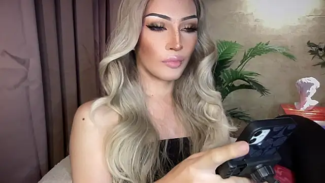 Alicegreenexx webcam show