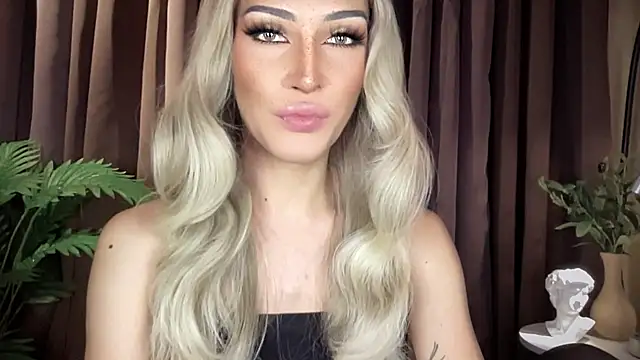 Alicegreenexx Show in webcam