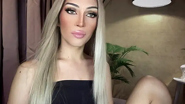 Show modela Alicegreenexx na web-kameri