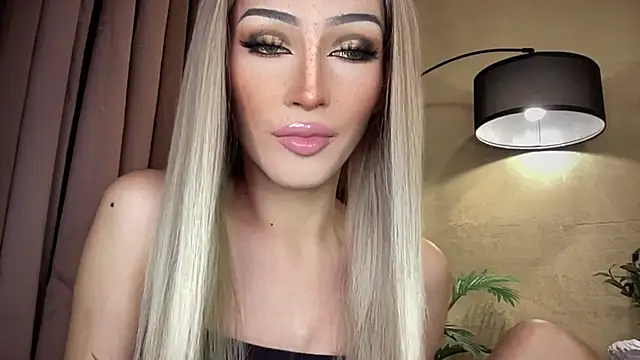 Alicegreenexx webcam show
