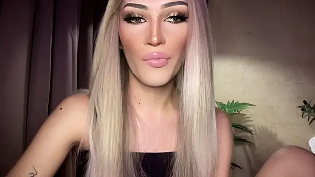 Alicegreenexx Show in webcam