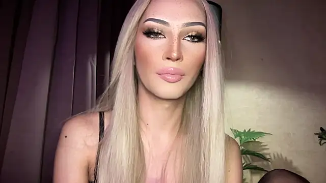 Alicegreenexx Show in webcam