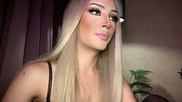 Alicegreenexx's Webcam Show
