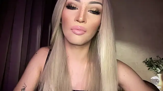 Alicegreenexx's Webcam Show