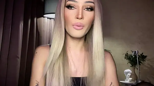 Alicegreenexx Show in webcam