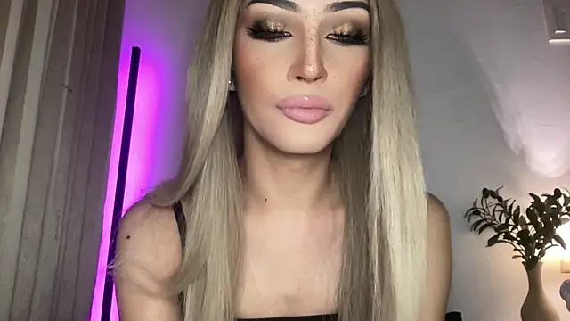 Alicegreenexx webkamerás műsora
